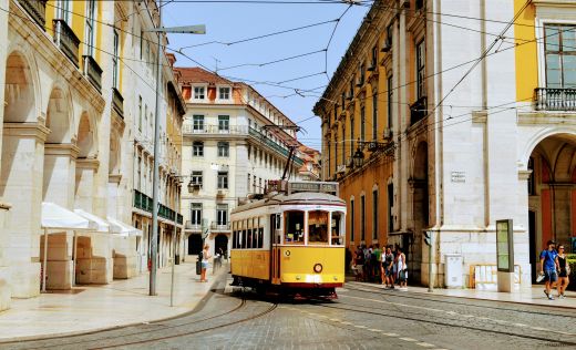 Stra&szlig;enbahn in Lissabon