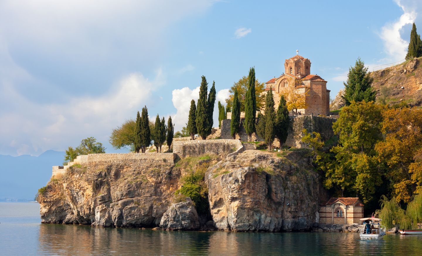 Kloster Sveti Naum am Ufer des Ohrid Sees in Nordmazedonien