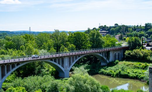 Br&uuml;cke Von Besal&uacute;