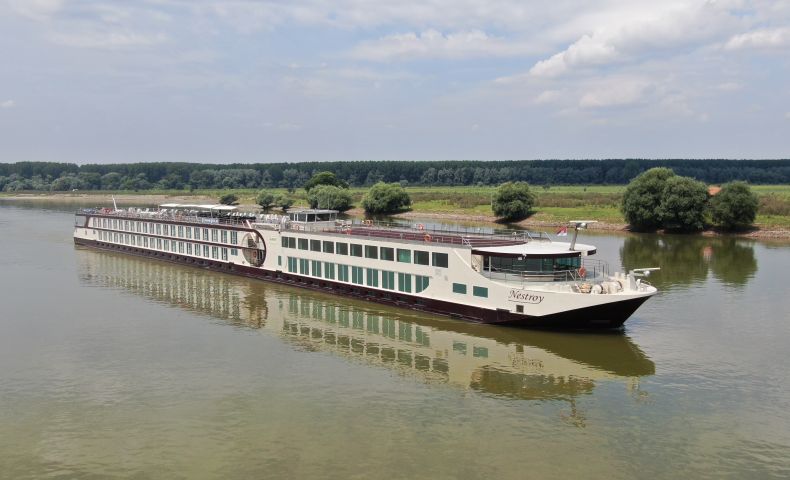 Ms Nestroy in Puszta