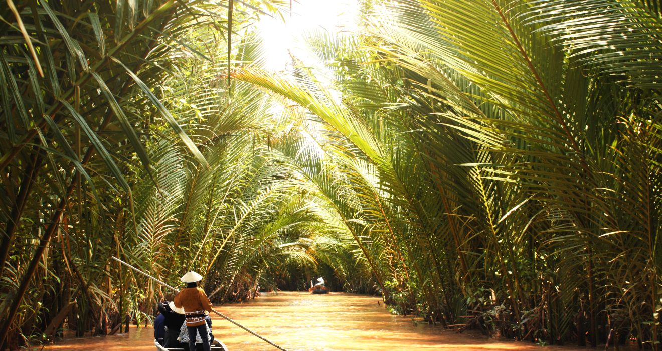 Mekong Delta mit Holzboot